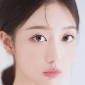 조민아