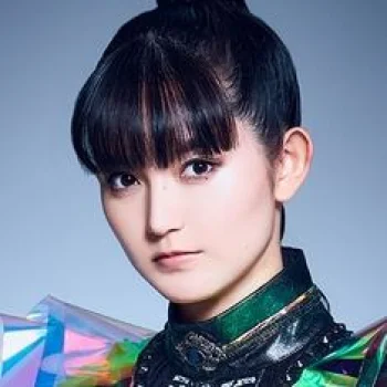 中元すず香