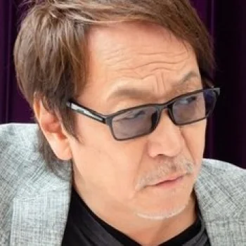堀内賢雄
