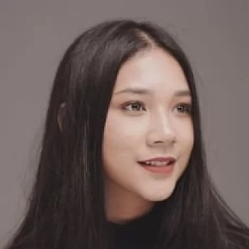 Agnes Naomi