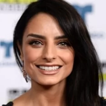 Aislinn Derbez