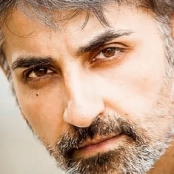 Akbar Kurtha