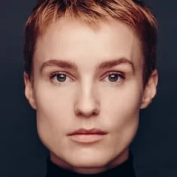 Amanda Collin