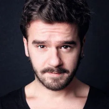 Buğra Özmüldür