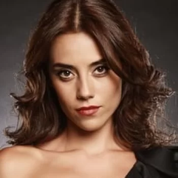 Cansu Dere