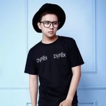 Duy Khánh Zhou Zhou