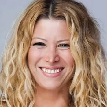 Ebru Karanfilci