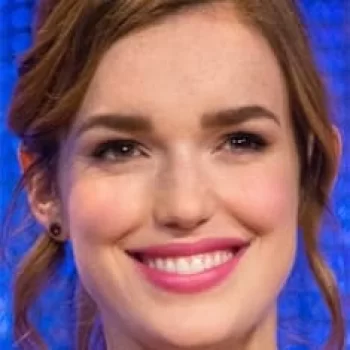 Elizabeth Henstridge