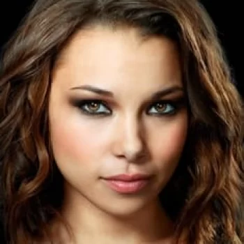 Jessica Parker Kennedy