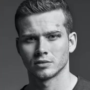 Oliver Stark
