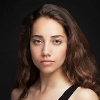 Özge Özaçar