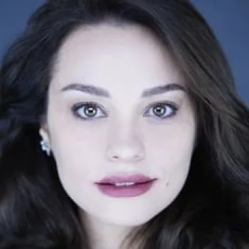 Özge Sezince Varley