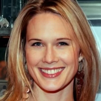 Stephanie March