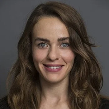 Tuğba Çom