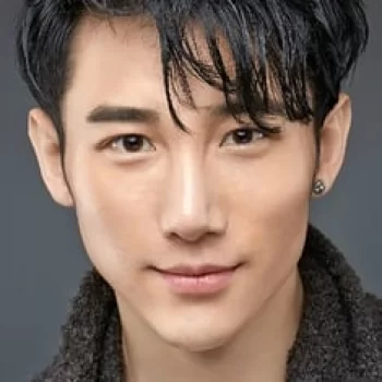 Yi Ding