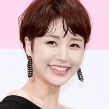 Yoon Jin-yi